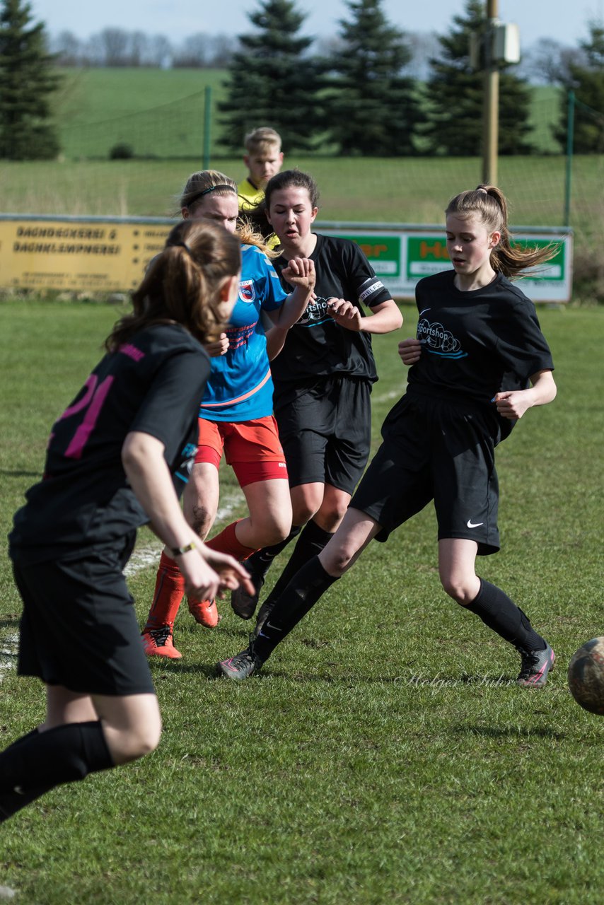 Bild 116 - C-Juniorinnen SV Steinhorst/Labenz - TSV Friedrichsberg-Busdorf : Ergebnis: 5:0